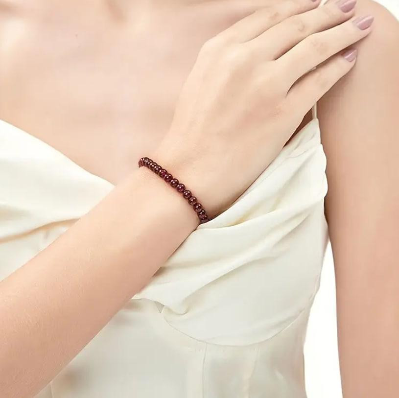 Браслет натуральный гранат — бусины 6 мм, глубокий бордовый, эластичная основа 15–20 см, унисекс Киев - изображение 2