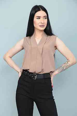 Летняя блузка без рукавов 