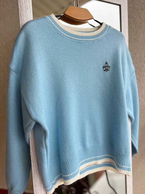 Светр жіночий A-N 6101 широкий оверсайз прикраса вензель попереду з камінням, блакитний, one size Київ - фото 12