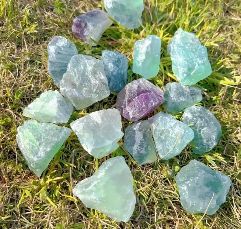 Натуральний кристал флюориту, 3.5-4 см Необроблені кристали флюориту. 1шт. Напівдорогоцінне каміння. Київ - фото 2