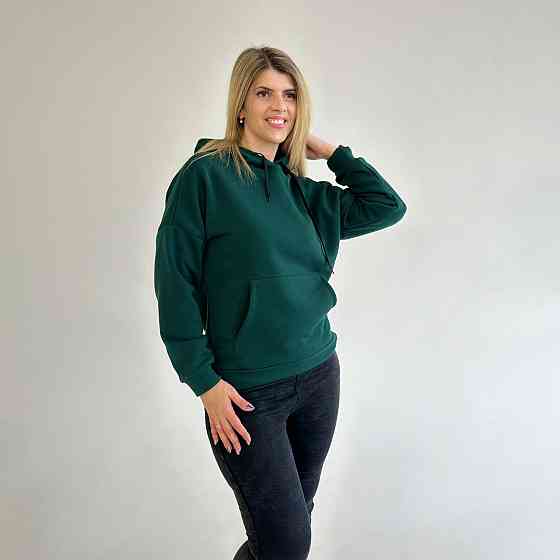 Однотонный батник с капюшоном 