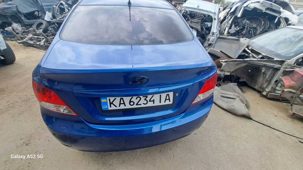 Заднє скло в кузов Hyundai Accent 2011–2019 рік Київ - фото 1