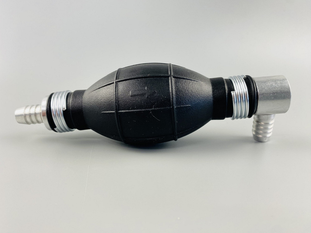 Ручний насос для перекачування рідини з клапаном масло-бензостійка гума алюмінієві наконечники d = 10 мм Мукачево - фото 2