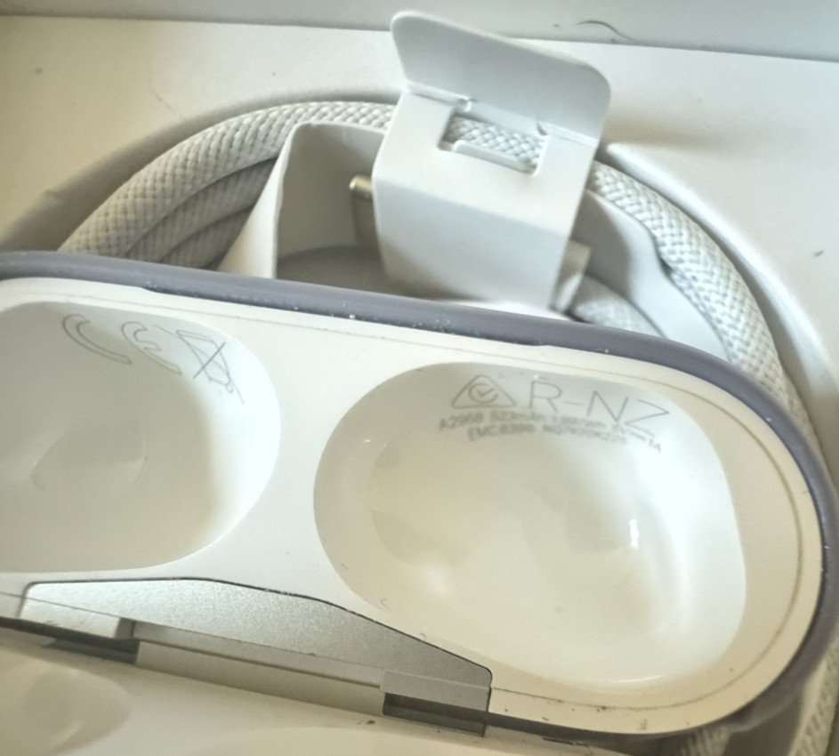 AirPods Pro 2 with MagSafe Case (USB‑C) ідеал. Київ - фото 4