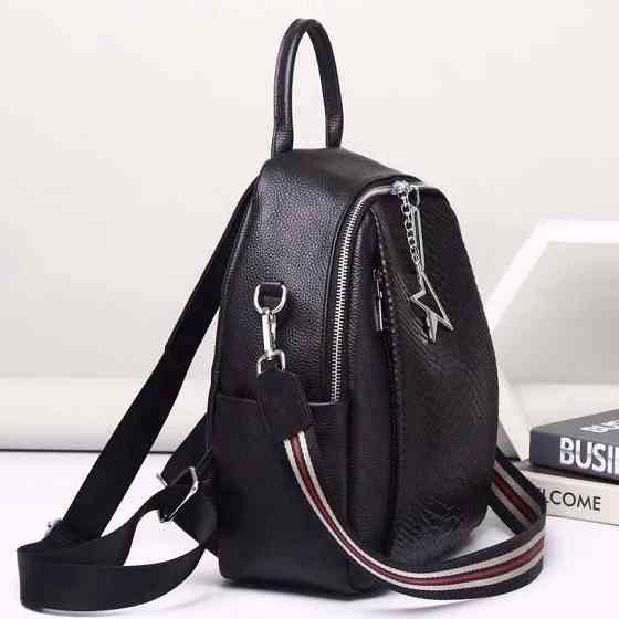 Жіночий рюкзак шкіряний міський з ременцем 23х30х11, сумка на спину для навчання, чорна Київ