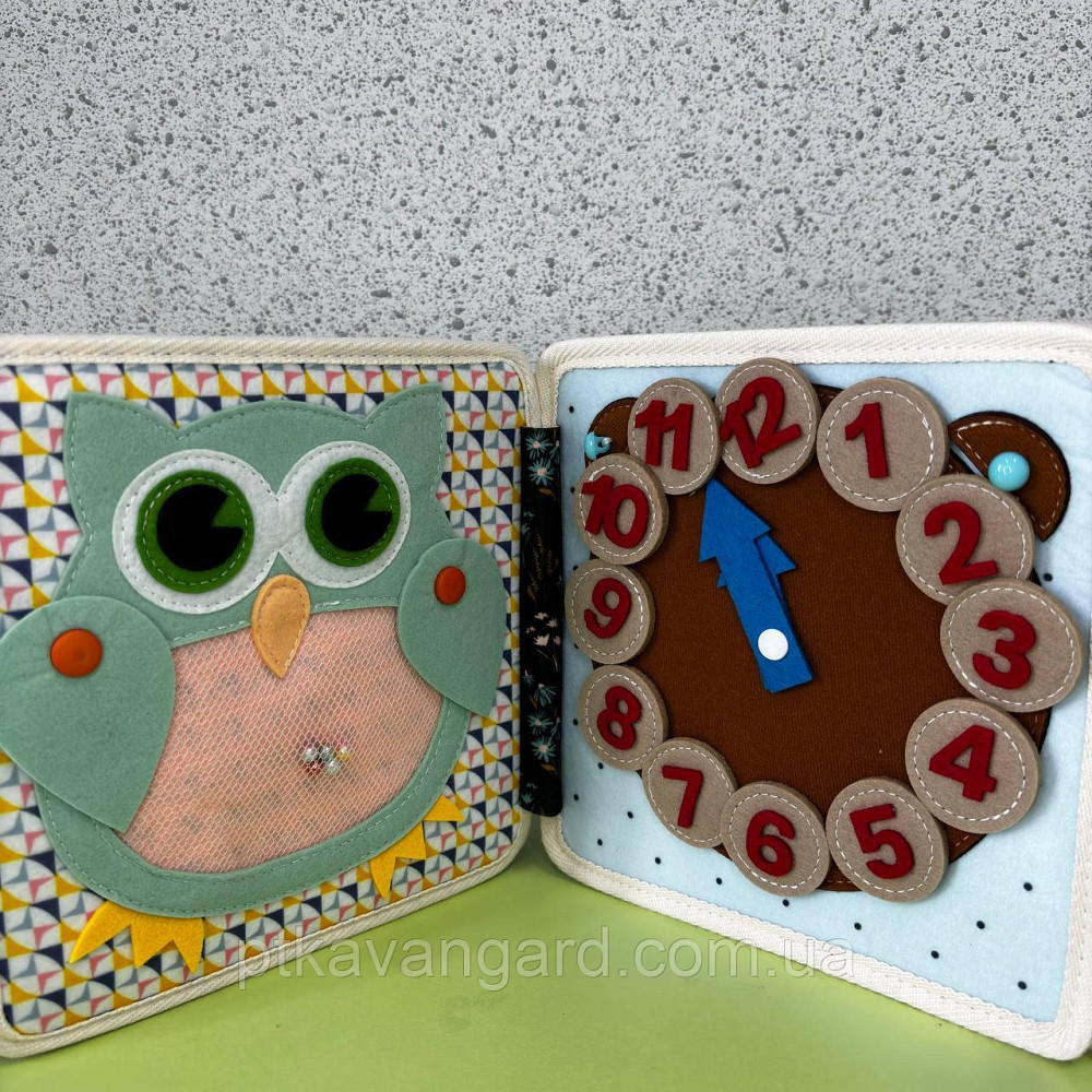 Фетровая книга-бизиборд развивающая 