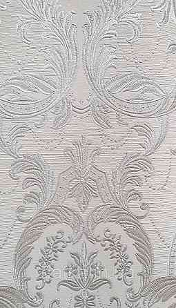 Шпалери вінілові на флізеліні AdaWall Signature1.06х10 вензелю завитки структурні сріблясті на білому Київ