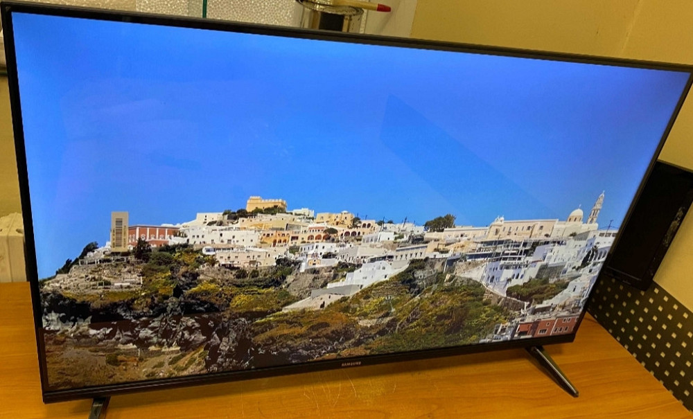 Телевизор Безрамный: 45