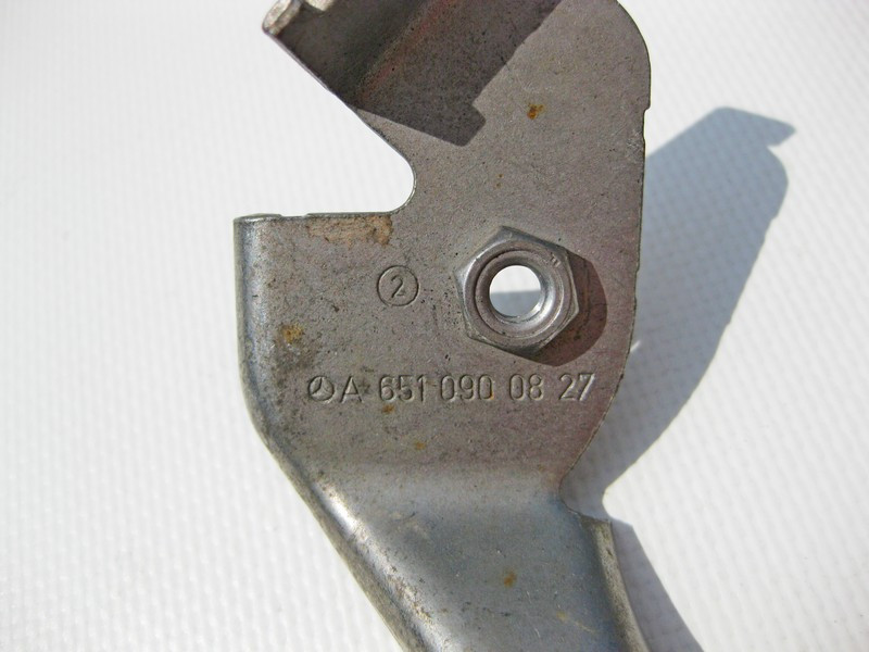 Mercedes-Benz  A6510900827 Кронштейн вакуумного ресивера для двигуна OM651 R4 2.2 cdi C-Class W204 CLS C218 E-Class W212 C207 GLK X204 Одесса - изображение 7