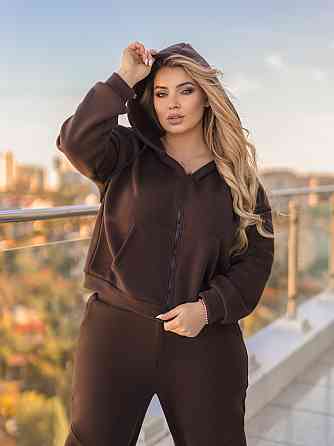 Утепленный спортивный костюм женский 