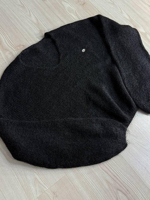 Светр жіночий A-N 08-1 оверсайз з вовною виріз мис, чорний, one size Київ - фото 10