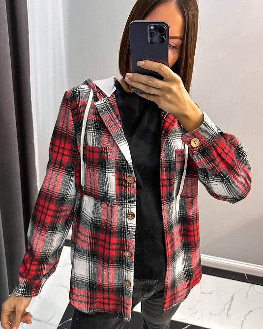 Женская повседневная рубашка в клетку на пуговицах с капюшоном коттон + трикотаж Красный, 48 Одесса - изображение 1