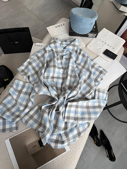 Жіноча стильна оверсайз сорочка у клітинку з ефектом надірваних рукавів тіар Одеса - фото 2