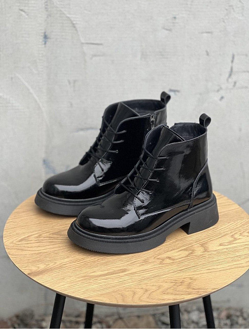 Arcoboletto Черевики жіночі Arcoboletto 473 чорні (весна-осінь, шкіра/лак натуральна) (5360) 39 Коломыя - изображение 1