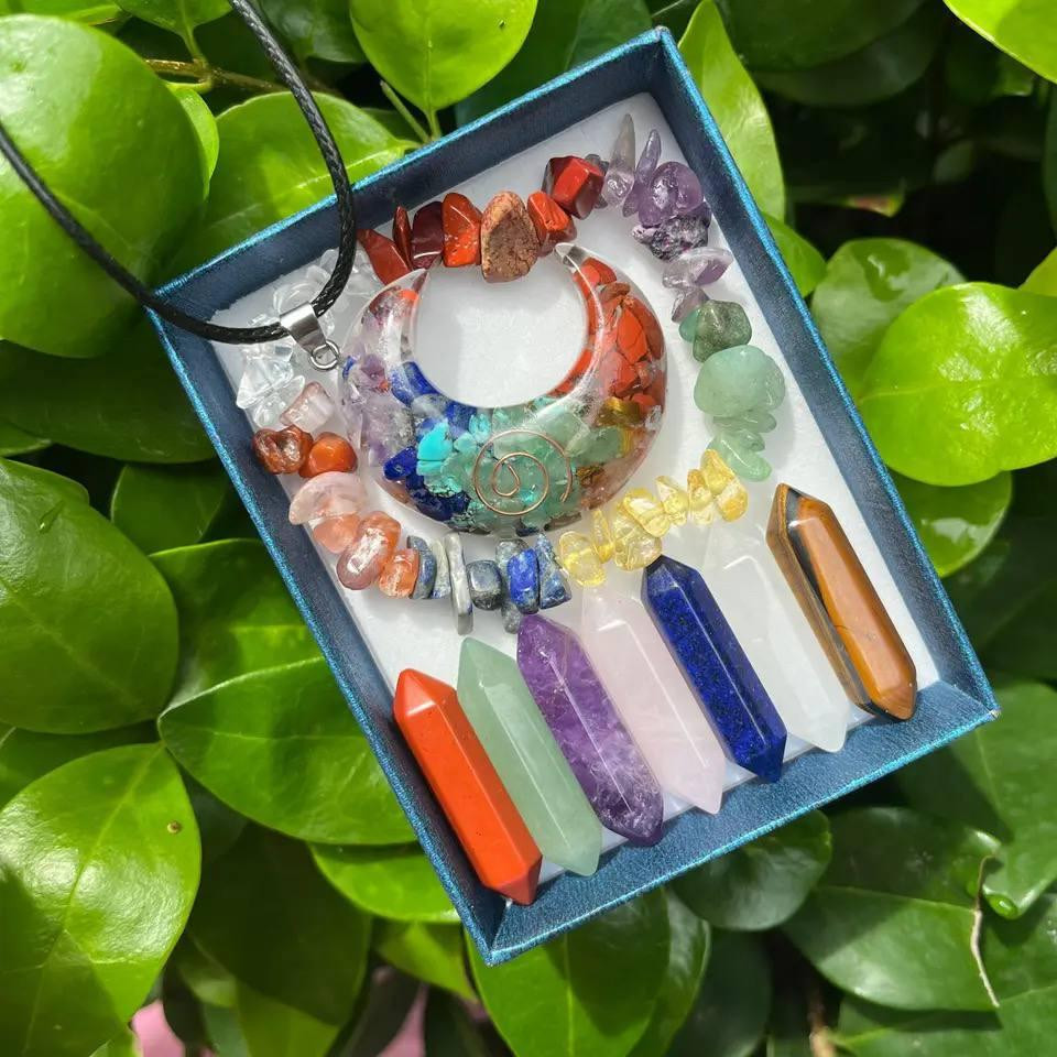 Подарочный набор натуральных кристаллов 7 чакр + ожерелье с подвеской + браслет 7 чакр. Киев - изображение 4