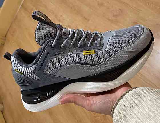 Мужские  кожаные демисезонные кроссовки BaaS,производство Польши 42 Киев