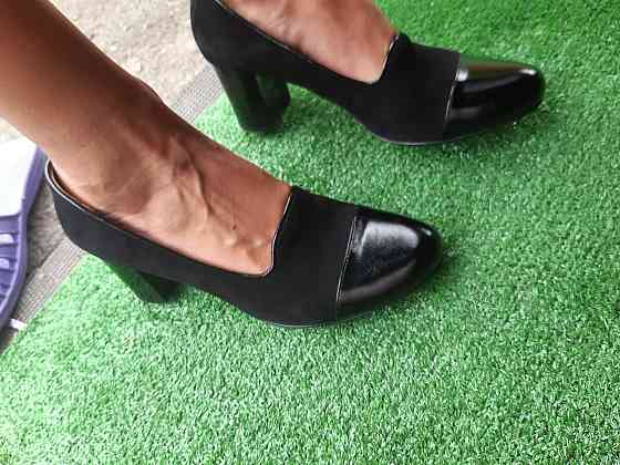 Женские туфли черные на каблуке Б/У 39 размер - по стельке 25см, натуральная кожа, каблук 6см Киев