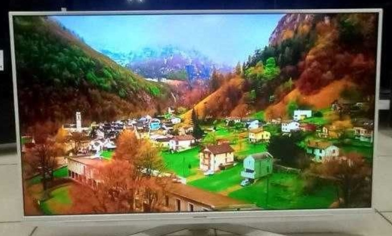 Телевизор Безрамный: 50