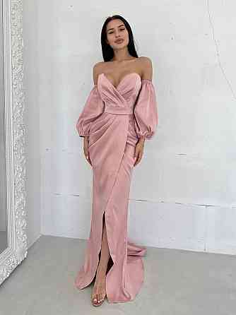 Женское роскошное вечернее платье со шлейфом и съемными рукавами из королевского атласа Пудровый, M Одесса