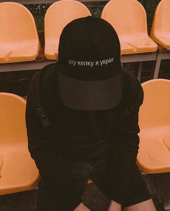 Чорна кепка з написом Чернівці - фото 1