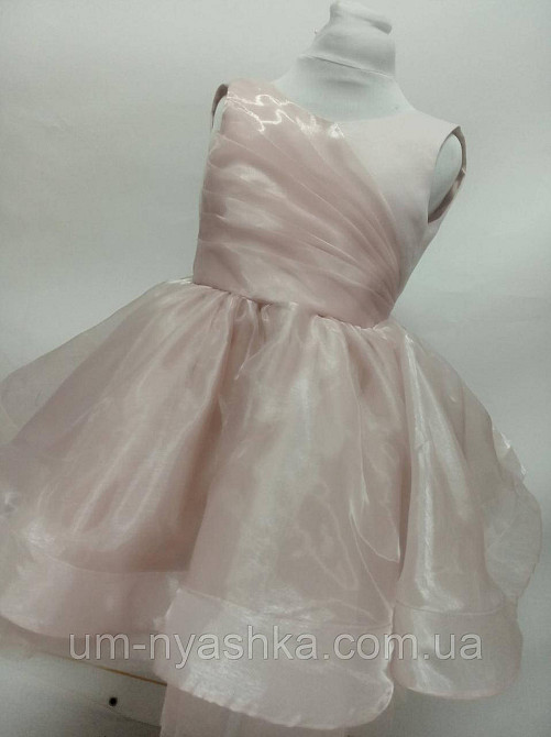 Пышные яркие нарядные платья 