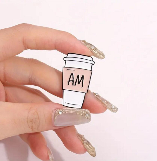 Значки AM&PM — набор из 2-х шт. с кофе и вином (в мультяшном стиле) Киев - изображение 4