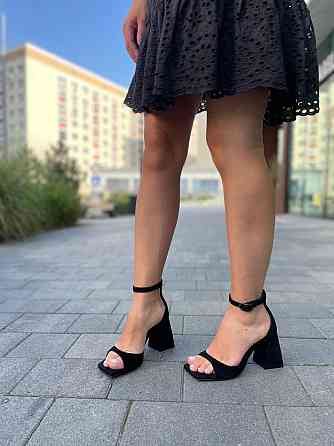 LIRIO Жіночі босоніжки чорні з відкритим носком літні з натуральної замші на підборах LIRIO L03 Коломыя