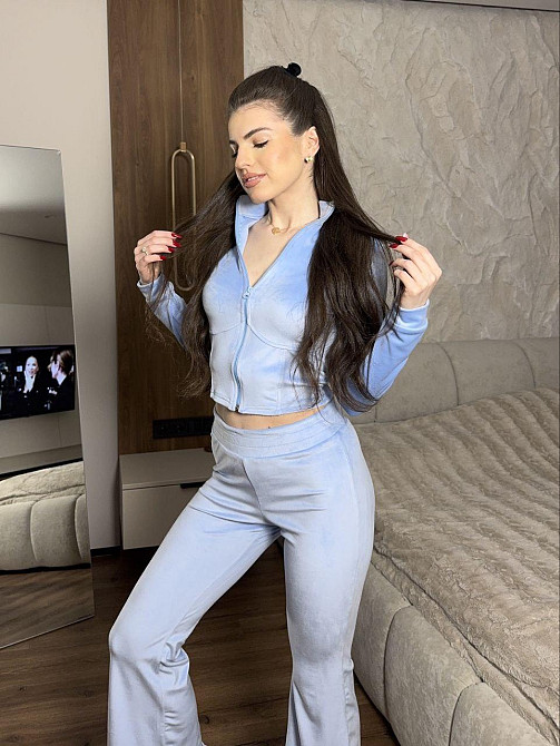 Женский стильный велюровый костюм двойка: приталенная кофта + штаны клеш турецкий плюш велюр Голубой, 46/48 Одесса - изображение 2