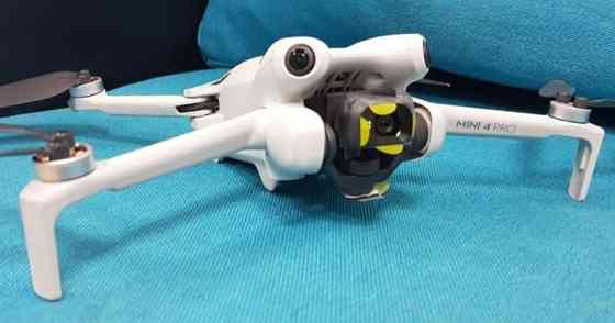 Квадрокоптер: DJI Mini 4 Pro Fly More Combo DJI RC2 (CP.MA.00000735.01) Новій, Харків