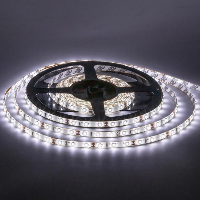 Светодиодная лента белая 12V smd2835 120LED/м IP20 (7000-8000К) 5 метров Полтава - изображение 1