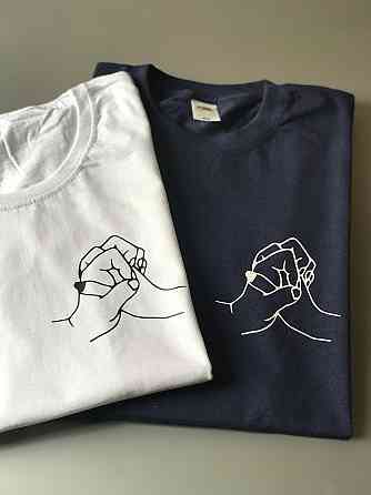 Парные футболки для парня и девушки с принтом рук Черновцы