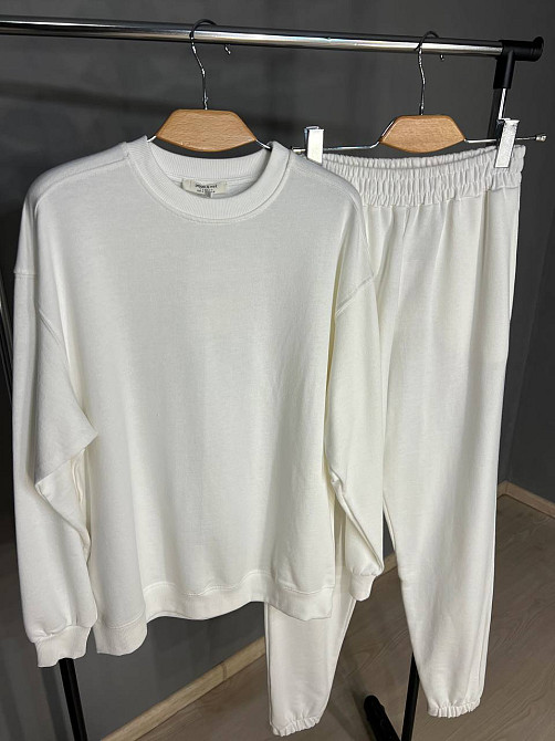 Костюм женский Pepper&mint FA24-01 базовый двунитка без утепления свитшот оверсайз и джогеры на резинке белый, белый, S Киев - изображение 5