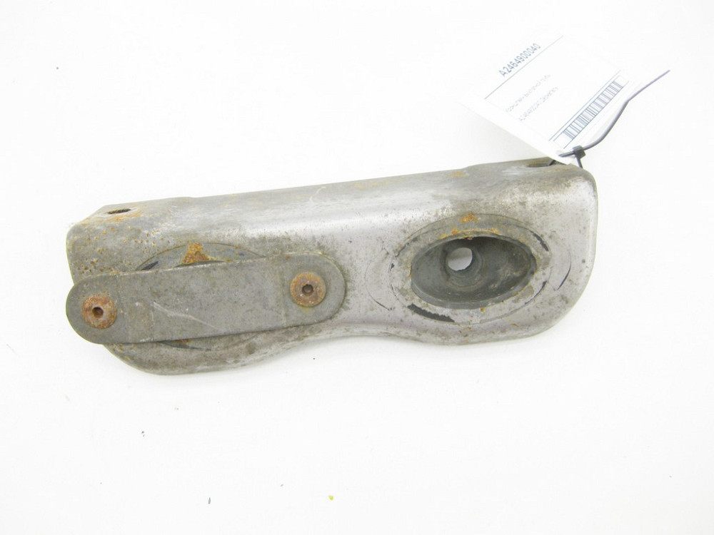 Mercedes-Benz  A2464900040 Кронштейн вихлопної труби CLA Shooting Brake X117 CLA C117 GLA X156 A-class W176 B-class W246 Одесса - изображение 1