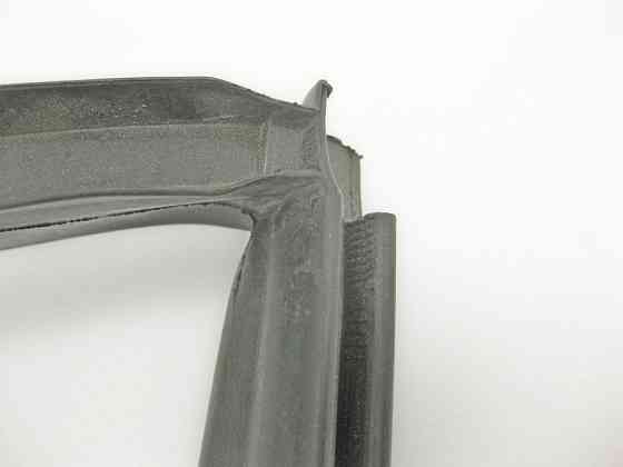 Mercedes-Benz  A2126280098 Ущільнювач моторного відсіку бічний правий E-Class W212 Одесса