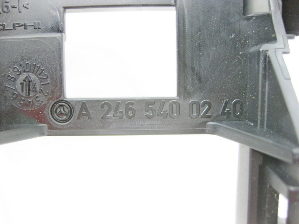 Mercedes-Benz  A2465400240 Кронштейн блоку реле та запобіжників у ногах переднього пасажира CLA Shooting Brake X117 CLA C117 GLA X156 Одесса - изображение 6