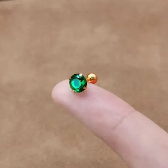 Набор сережек-гвоздиков с зеленым цирконием — 3 пары, золотистый цвет, разные размеры Киев