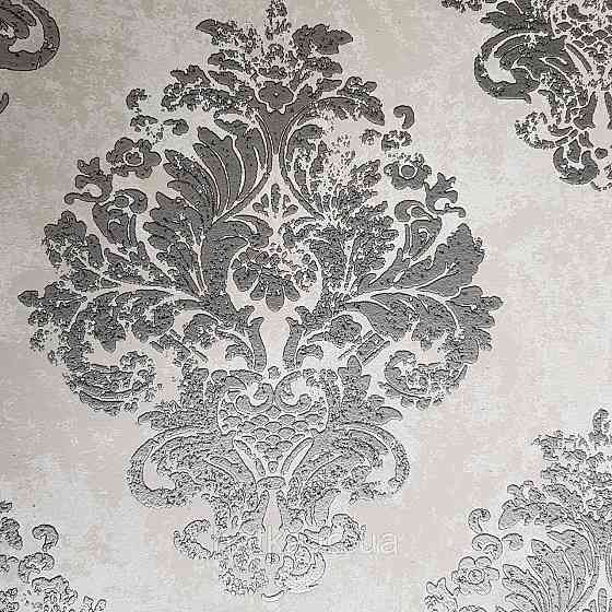 Шпалери флізелінові еко Galerie Metallic FX 0,53Х10 англійські вензелі срібні структурних на сірому тлі Київ