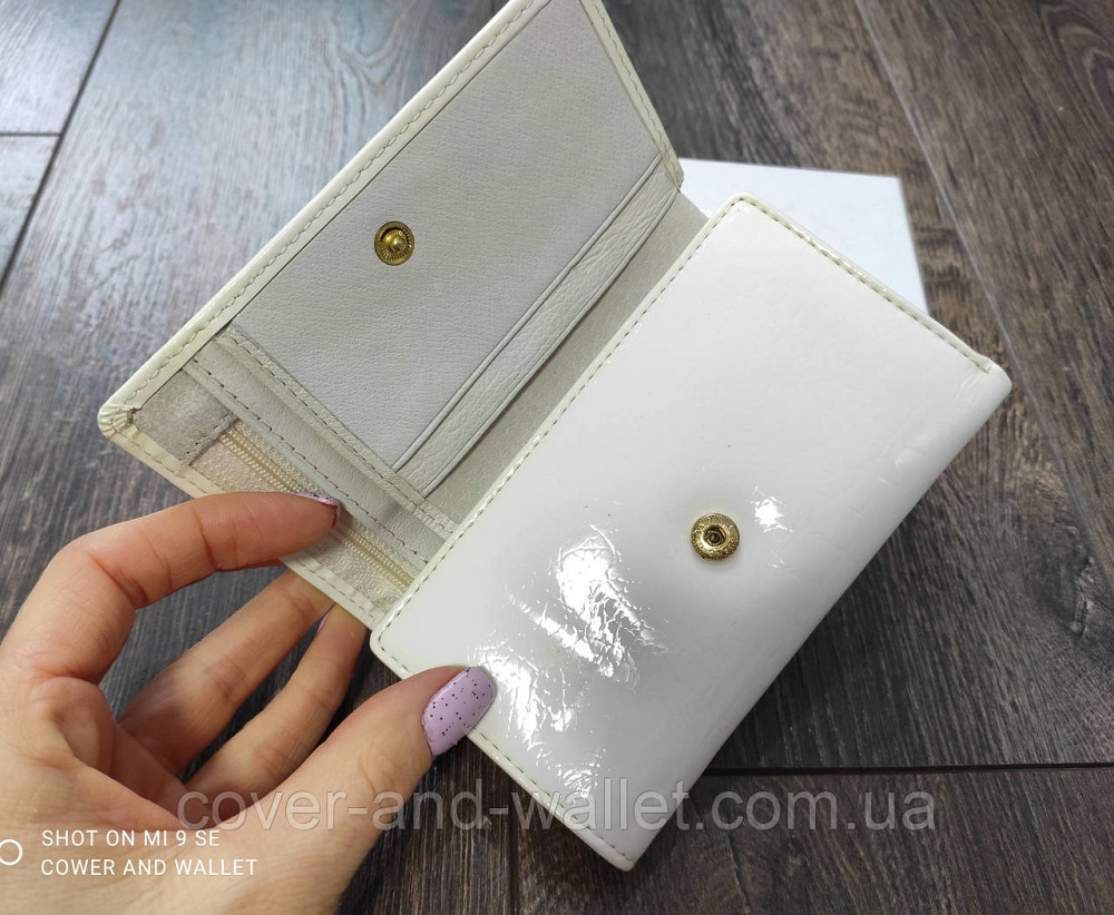 Компактный женский кошелёк под кожу крокодила белого цвета CH 8003 Киев - изображение 3