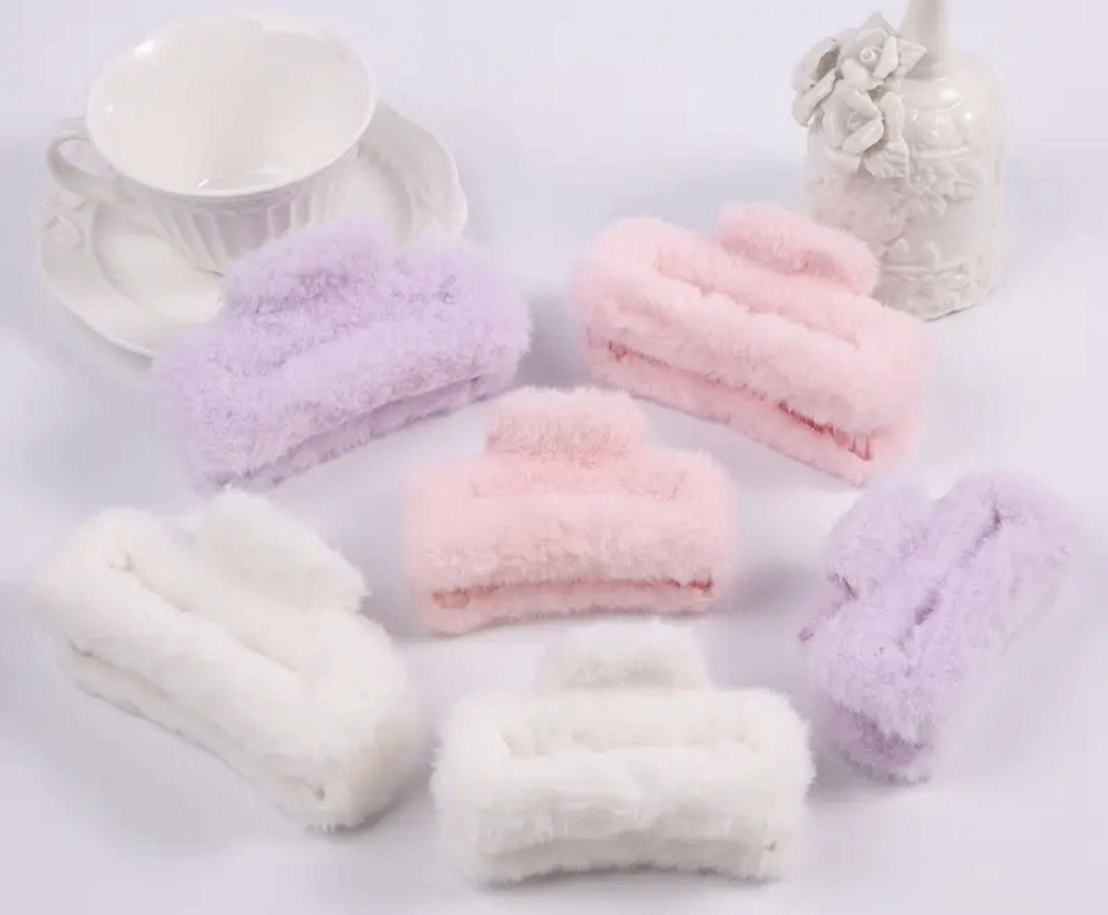 Шпилька крабік із хутра 9 см Смела - изображение 1