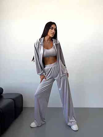 Женский стильный прогулочный костюм тройка: кофта топ и брюки из мягкого велюра Серый, 46/48 Одесса