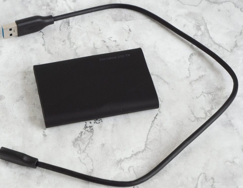 Зовнішній жорсткий Диск: Samsung SSD 2TB. T9 Shield. Київ - фото 1