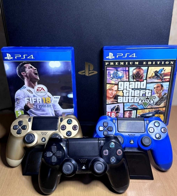 PS4 Pro 1TB + FIFA 18 + 3 джойстики + охолодження. Харків - фото 2
