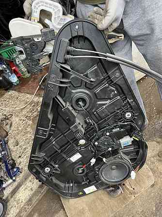 Стеклоподъемник задний левый Hyundai Santa Fe 2012–2018 Киев