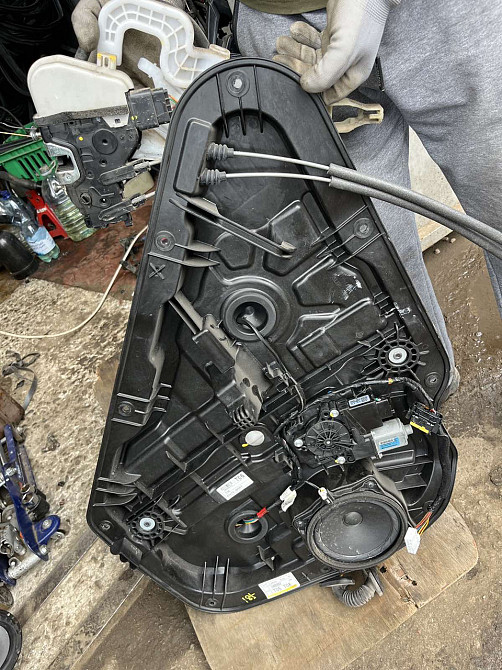 Стеклоподъемник задний левый Hyundai Santa Fe 2012–2018 Киев - изображение 1