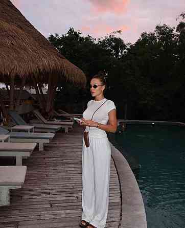 Жіночий базовий прогулянковий костюм двійка: футболка і штани турецька віскоза Одеса