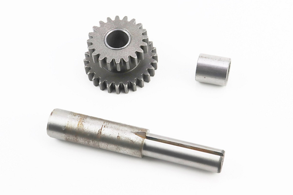 Вал КПП реверса+шестерня Z-20x26+втулка, к-кт 3шт 101-2 Киев - изображение 1