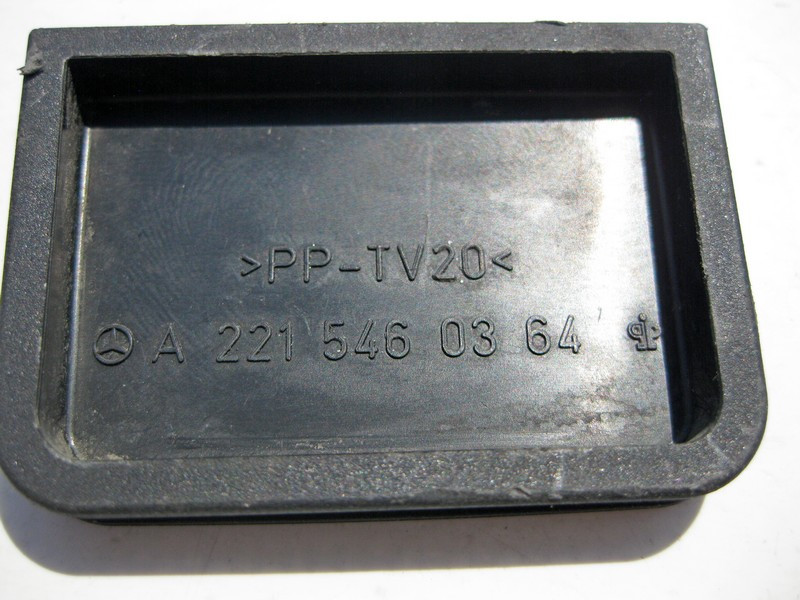 Mercedes-Benz  A2215460364 Заглушка нижньої частини тримача електропроводів на моторному щиті S-Class W221 CL C216 Одесса - изображение 3