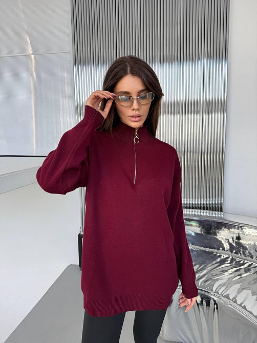 Жіночий стильний подовжений оверсайз светр зі змійкою в'язання 50% котон/50% акрил Бургунді Одеса - фото 8