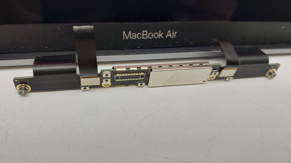 Модуль дисплея (матриця) з кришкою та петлями MacBook Pro 13