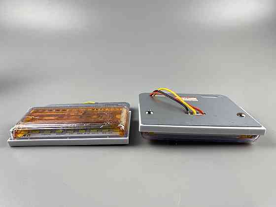 Ліхтар габаритний світлодіодний LED задній бічний 24V жовтогарячий світло габаритки на авто універсальні Мукачево